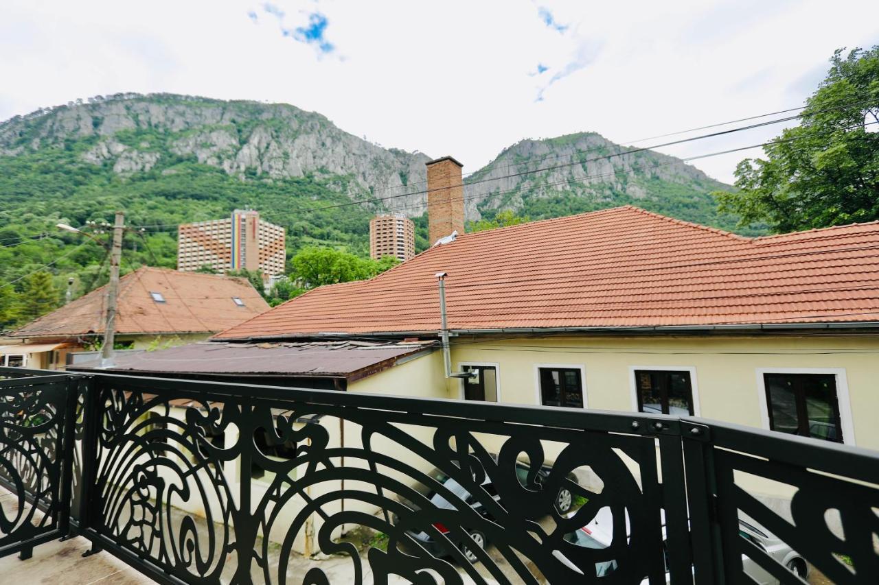 ホテル Casa Golopenta Băile Herculane エクステリア 写真