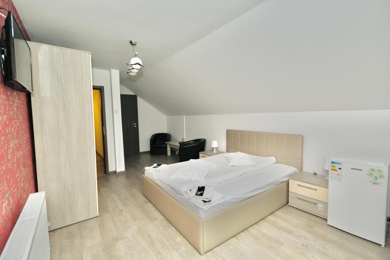 ホテル Casa Golopenta Băile Herculane エクステリア 写真