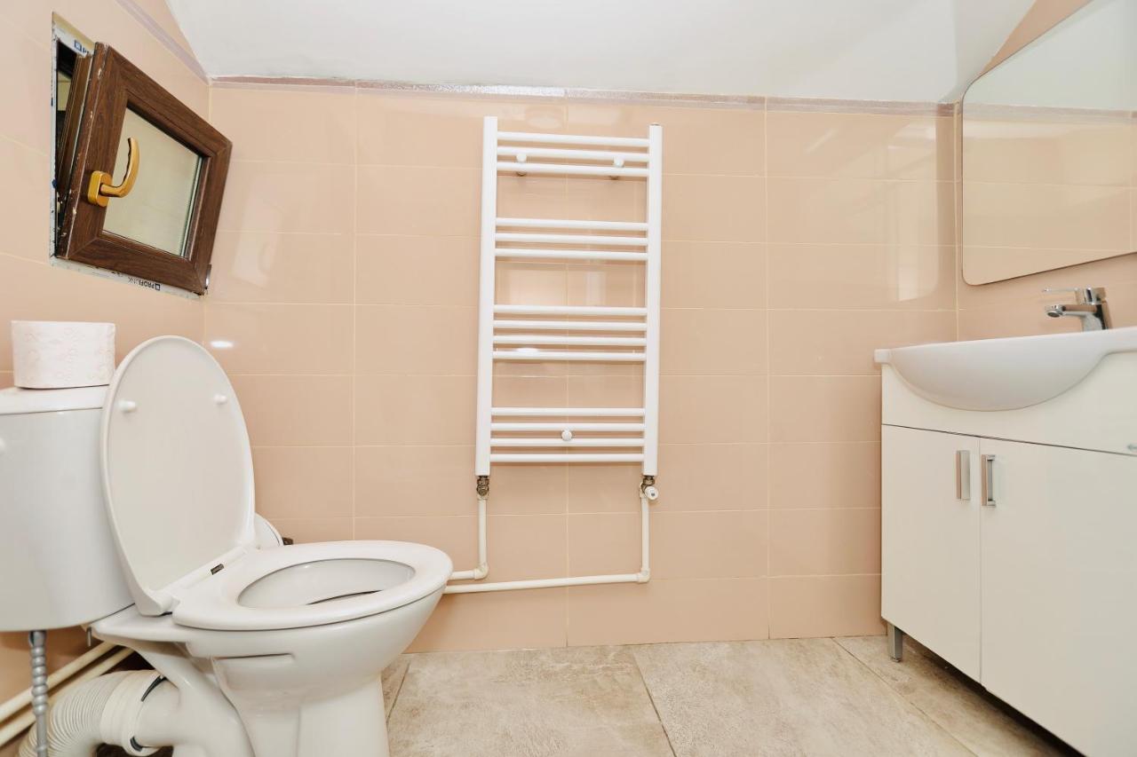 ホテル Casa Golopenta Băile Herculane エクステリア 写真